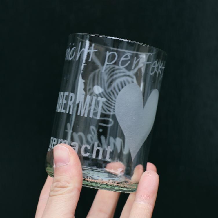 Handgemachtes Trinkglas mit Spruch - nicht perfekt aber mit Herz/Liebe gemacht - 1