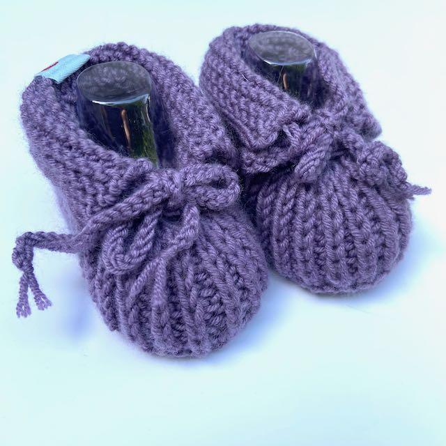 Unikat Babyfinkli Wolle handgestrickt div. Farben - 1