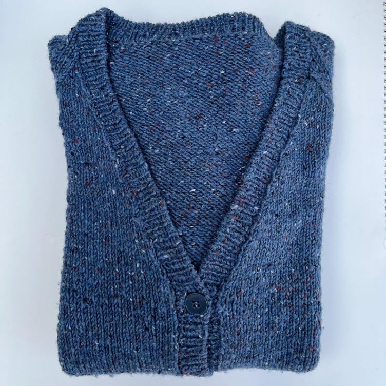 Cardigan Jacke Raglan aus Donegal Tweed+ handgestrickt